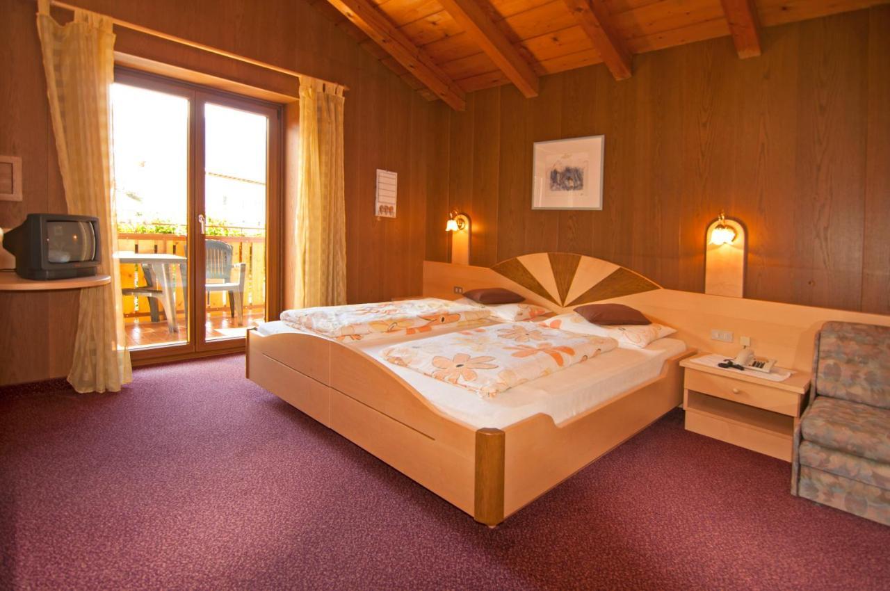 Pension Gallus Laces Esterno foto