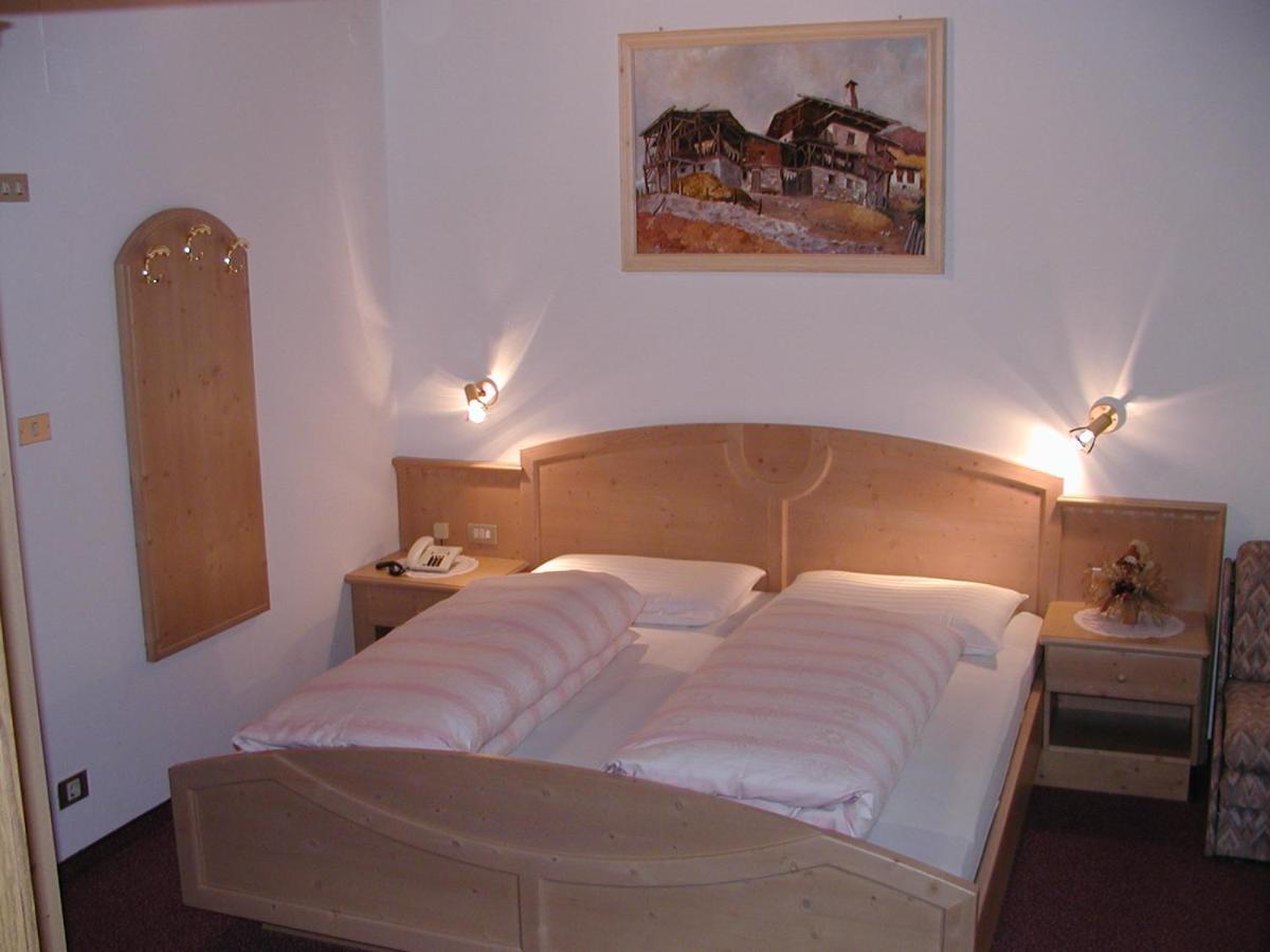 Pension Gallus Laces Esterno foto
